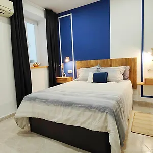 apartamento-junto-a-calle-larios.hotelsinnerja.org/